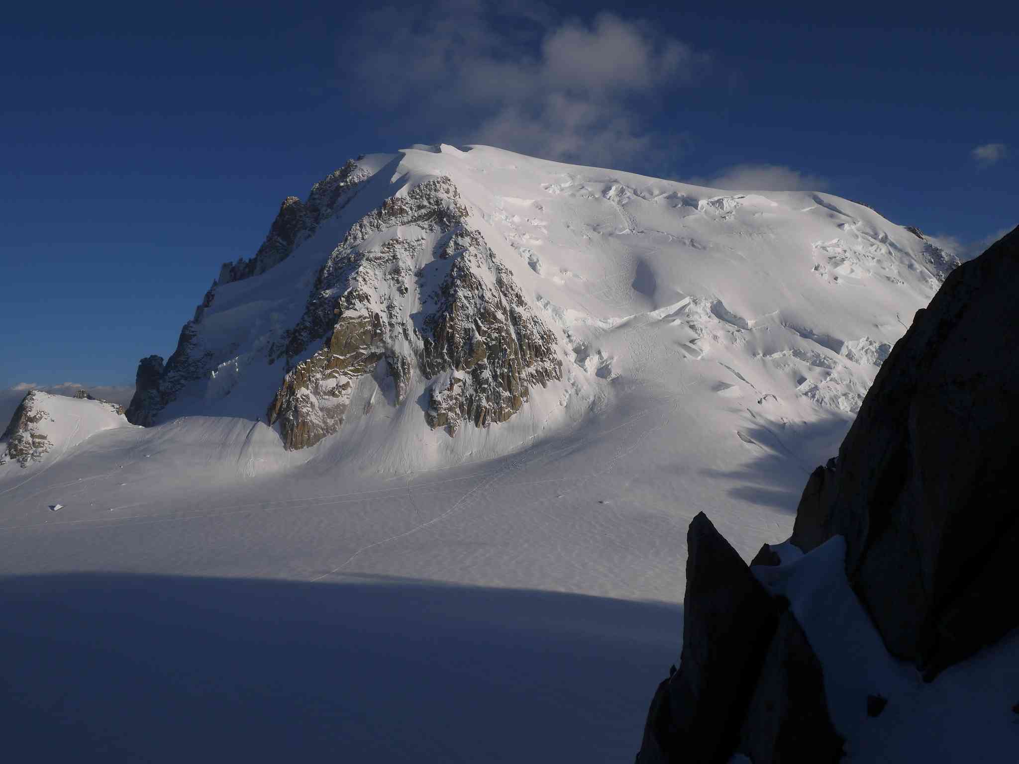 Skiing Mont Blanc du Tacul - Altus Mountain Guides